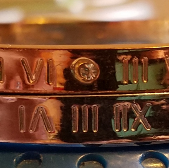 2 name brand gold and silver bracelets - Picture 2 of 2
